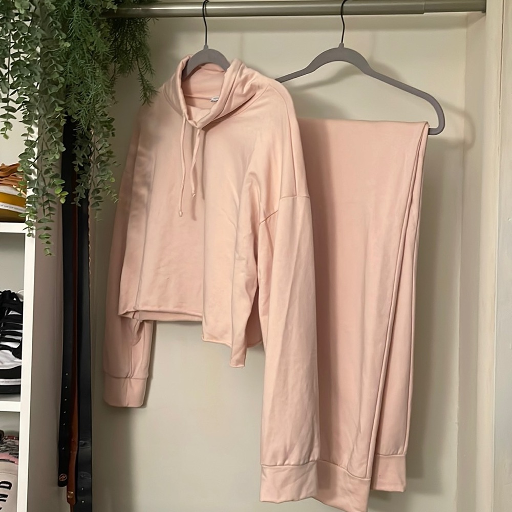 Cropped Jogger Set